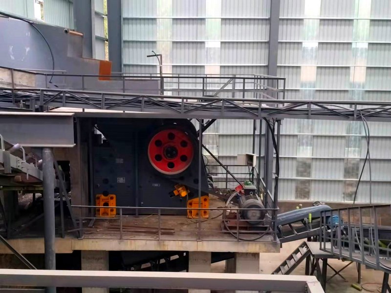 FKE1400顎式破碎機(jī)